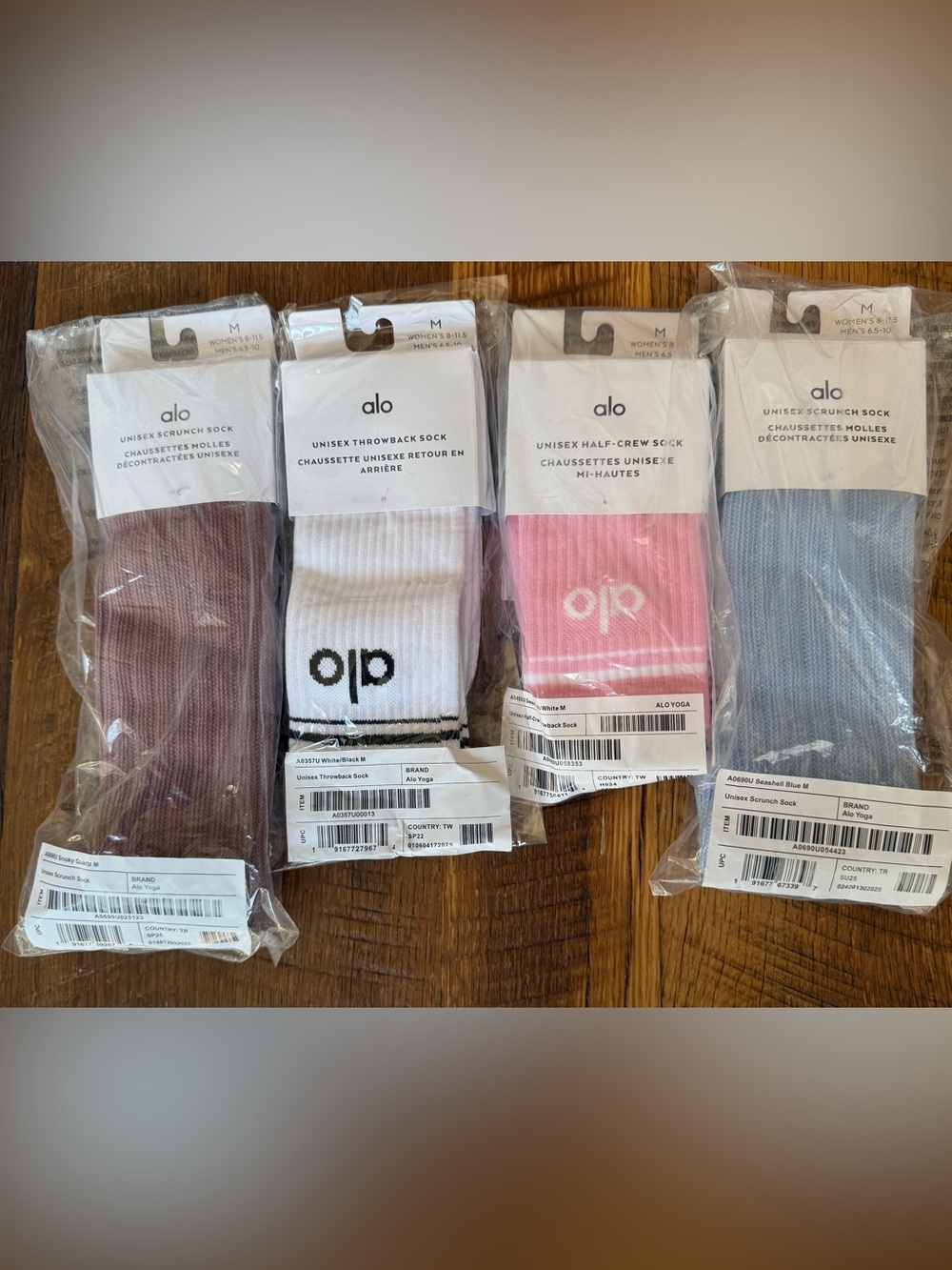 NWT ALO Yoga Unisex Bundle of Socks Sz M